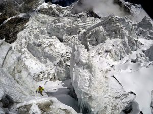 APERTURA DE BIHÂNA AL LANDUNG, 6357M. HIMALAYA. NEPAL. SUMMA MOUNTAIN GUIDES. PABLO RUIZ, JESUS IBARZ Y EDUARDO RECIO
