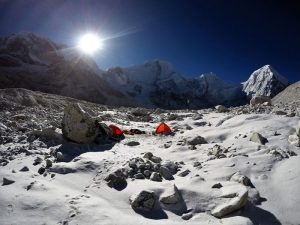 APERTURA DE BIHÂNA AL LANDUNG, 6357M. HIMALAYA. NEPAL. SUMMA MOUNTAIN GUIDES. PABLO RUIZ, JESUS IBARZ Y EDUARDO RECIO