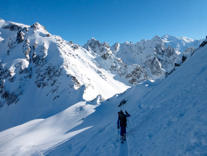 Alpes. Altas rutas de esquí de travesia de varios días con guía de montaña. Alta ruta del Oberland Bernés. Summa Mountain Guides