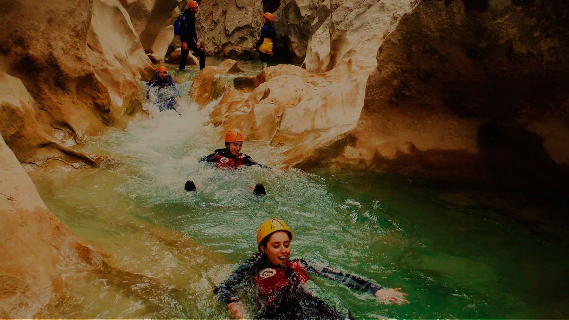 BARRANQUISMO Y VÍAS FERRATAS