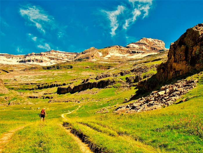 FOTO-pirineos-varios-dias-principal Trekkings y travesías de varios días en Pirineos con guía de montaña. Carros de foc, Tour del Aneto, Tour del Vignemale, etc. Summa Mountain Guides
