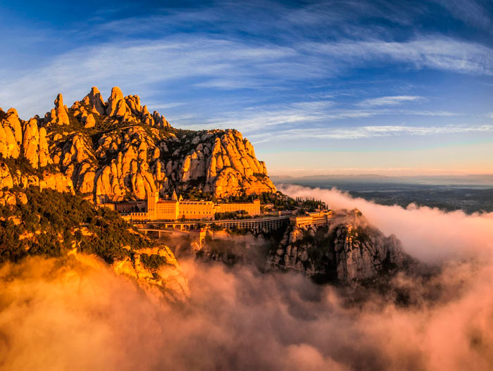 Montserrat-PRINCIPAL Escalada de vías de varios largos en Montserrat con guía de escalada. Summa Mountain Guides