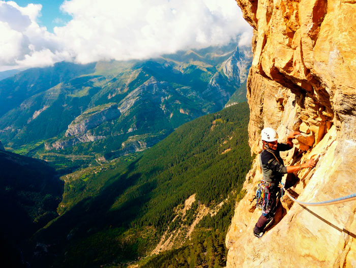 ORDESA-HUESCA-principal Escalada de vías de varios largos en Ordesa, Huesca con guía de escalada. Summa Mountain Guides