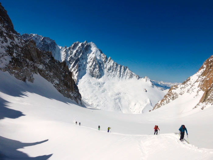 Alpes. Alta ruta Chamonix-Zermatt con guía de montaña. Altas rutas de esquí de travesia de varios días. Summa Mountain Guides