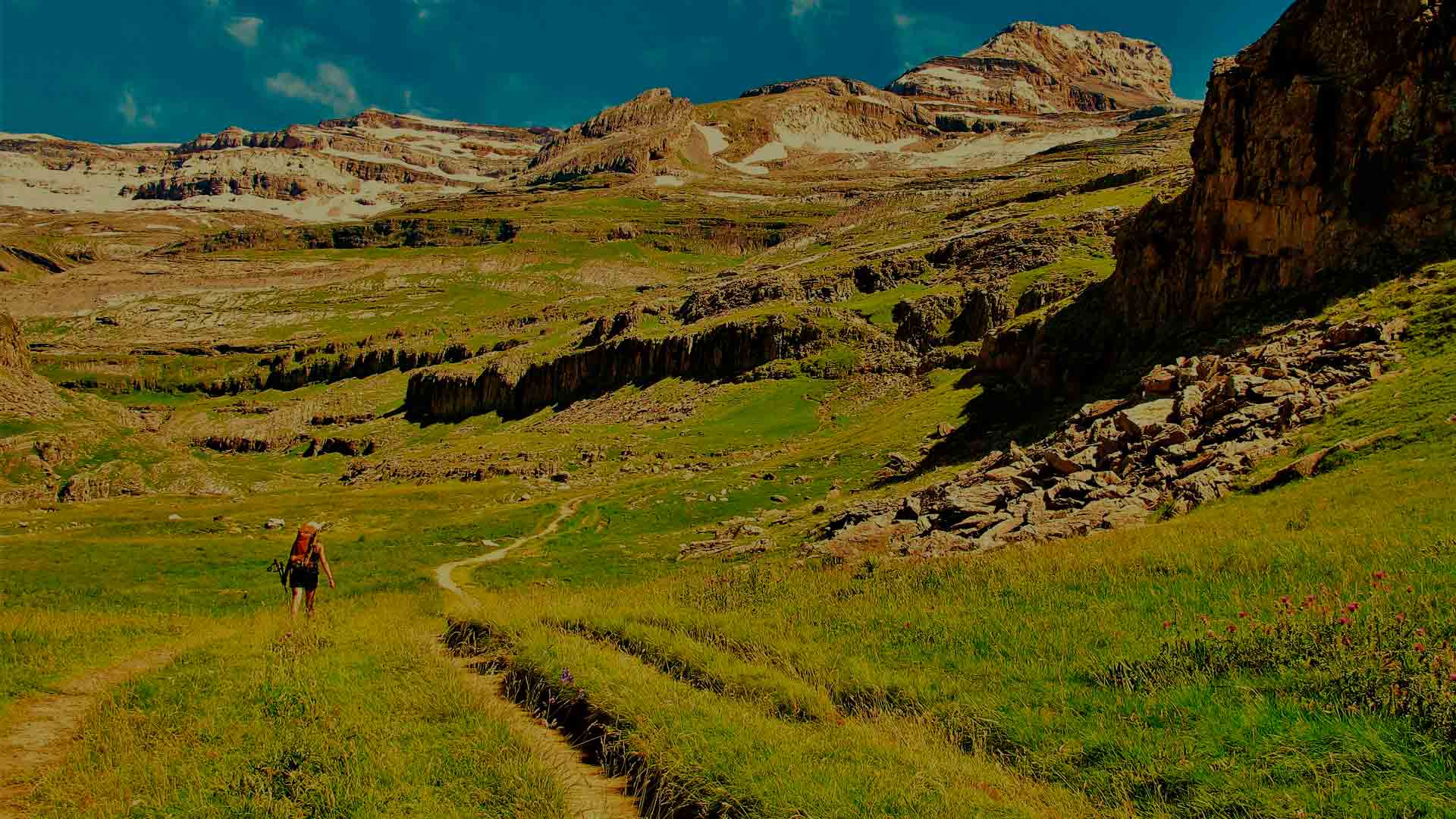 TREKKINGS Y ASCENSIONES