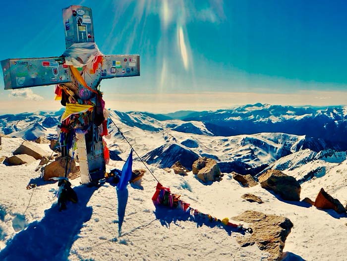 aneto-principal-2 Ascensión del Aneto, 3404 metros, en esquís de travesía con guía de montaña. Summa Mountain Guides