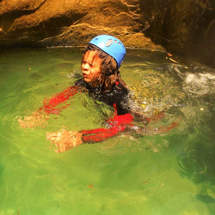 Barranquismo en Sierra de Guara y Pirineos. Barranco Barrasil con guía de barrancos. Summa Mountain Guides