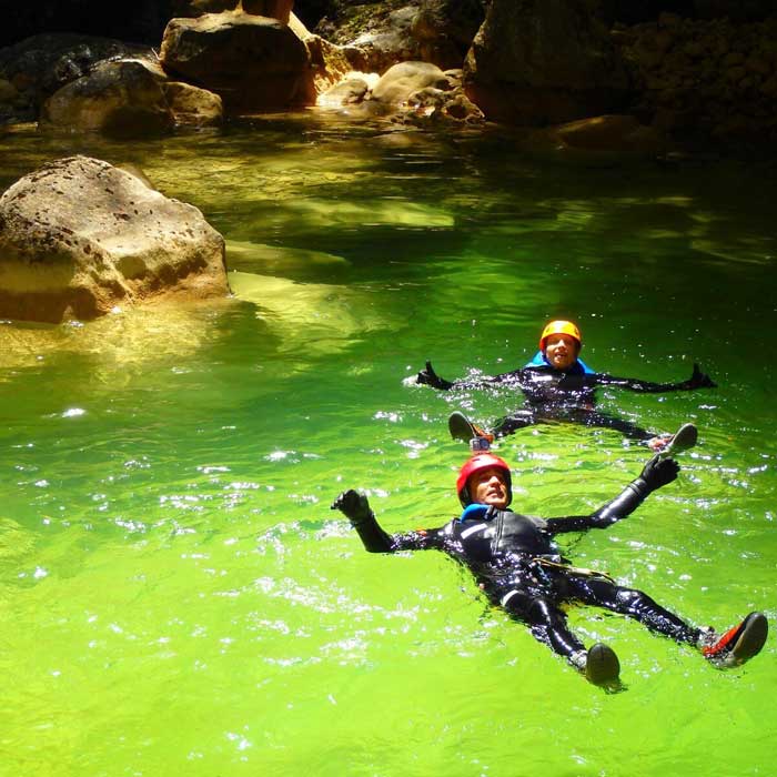 Barranquismo en Sierra de Guara y Pirineos. Barranco del ría Vero con guía de barrancos. Summa Mountain Guides