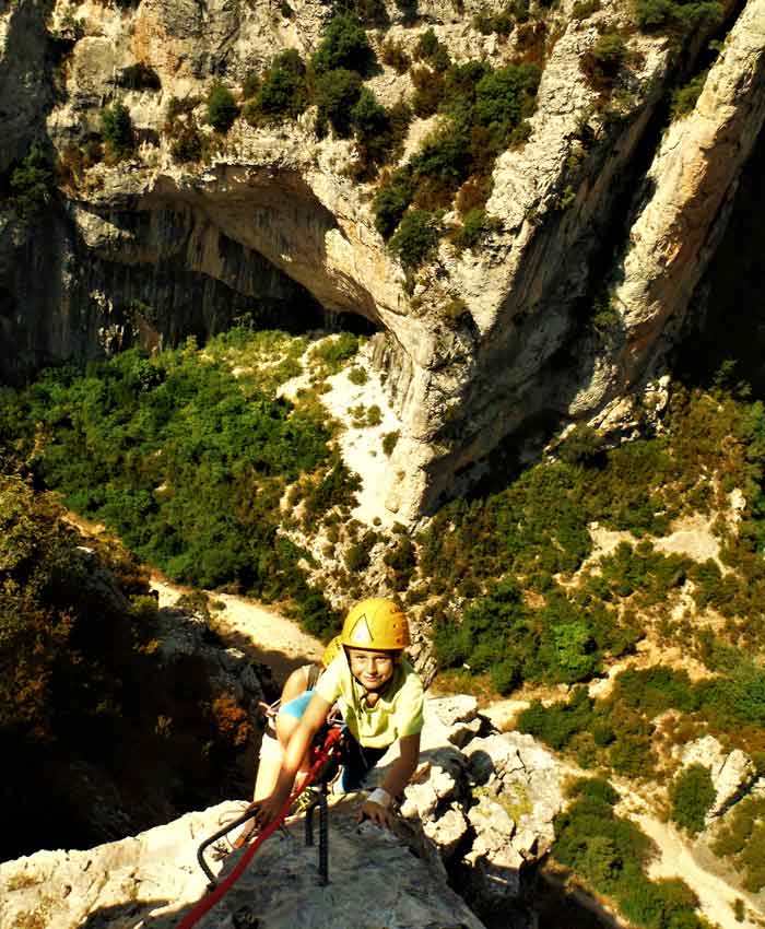 ferrata-espolon-virgen-Rodellar-PRINCIPAL Vía ferrata Espolón de la Virgen en Rodellar, Sierra de Guara, con guía de montaña. Summa Mountain Guides