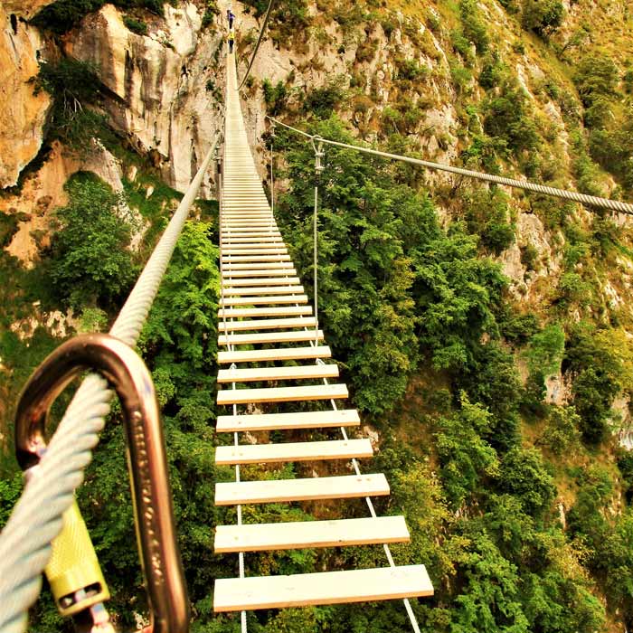Vía ferrata de la Hermida con guía de montaña. Summa Mountain Guides