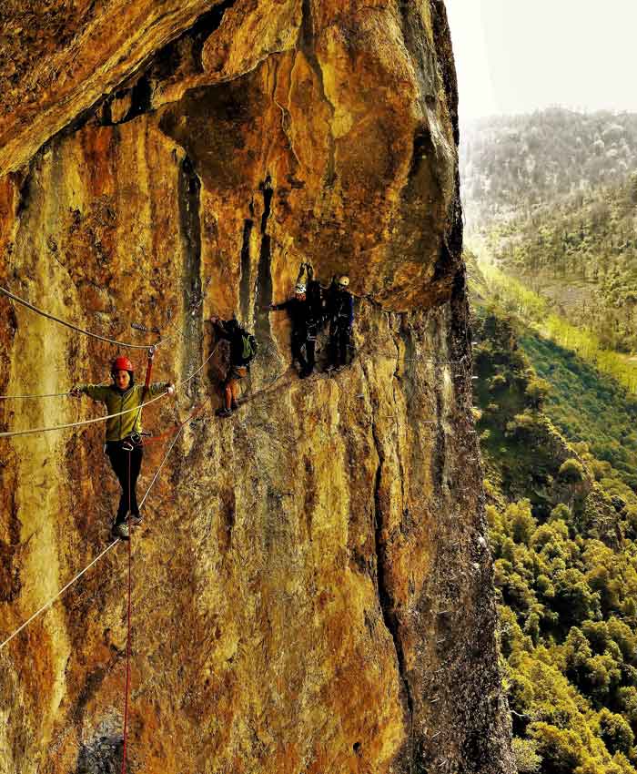 otras-ferratas-cantabria-PRINCIPAL Vía ferrata en Cantabria con guía de montaña. Summa Mountain Guides
