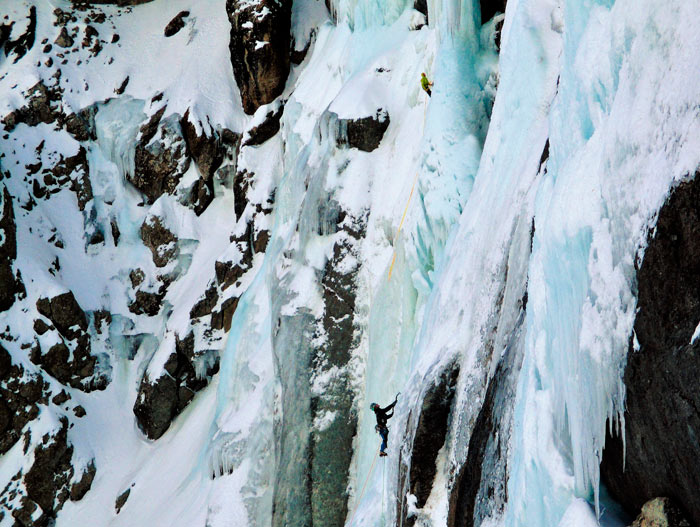 pirineos-caras-norte-principal Escalada de caras norte invernales en Pirineos, Gavarnie, Picos de Europa, etc, con guía de montaña. Summa Mountain Guides