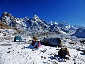 APERTURA DE «MUKTI». SHARUMGA TOWER, 5200M. HIMALAYA. INDIA. POR PABLO RUIZ Y ALBERTO URTASUN. SUMMA MOUNTAIN GUIDES.