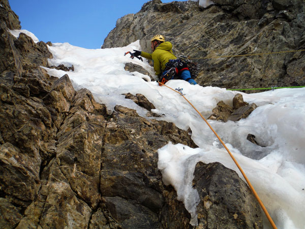 JESUS-IBARZ-APERTURA-NO-TOMORROW-L3-M5-90º-IV+-SUMMA-MOUNTAIN-GUIDES