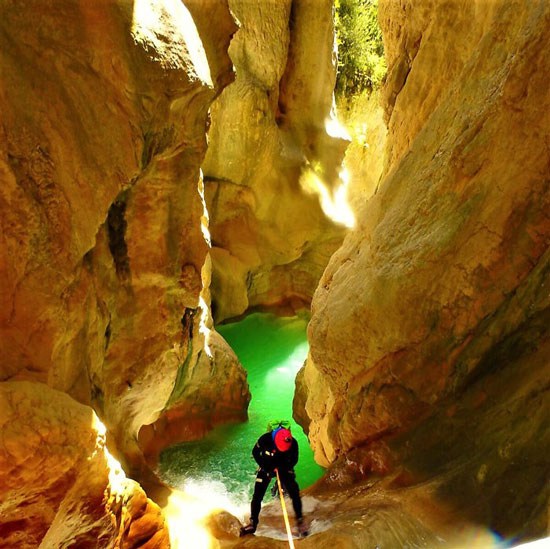 barranco-mascún-superior Barranco Mascún Superior en Sierra de Guara con guía de barrancos. Summa Mountain Guides